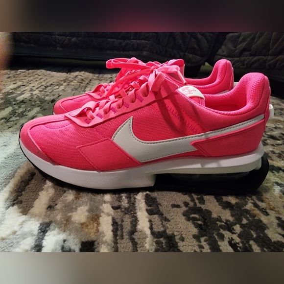 Nike Air Max Pre Day Women's Hyper Pink /White Running shoes - Picture 3 of 6
